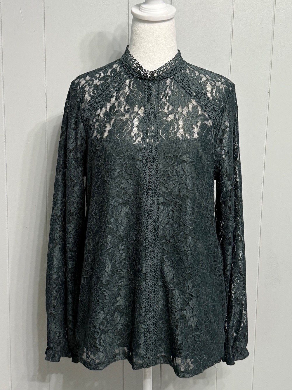 #13) Cable & Gauge Teal Lace-Trim Top